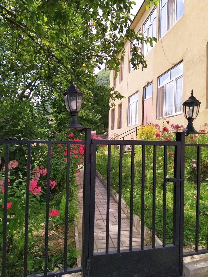 Гостевой дом Guesthouse Lenjeri Местиа-8